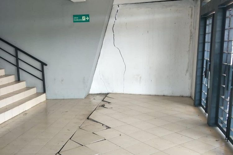 Stadion Gelora Bandung Lautan Api Retak, Begini Solusi Mengatasinya 